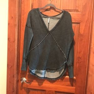Free People Blue Sweatshirt. Pullover Small